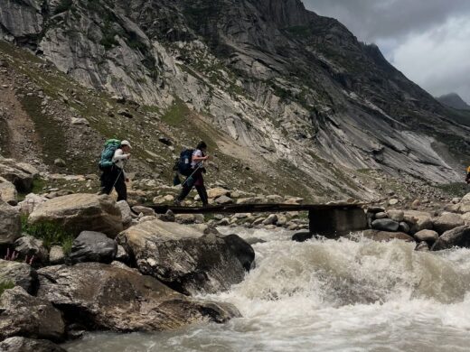 Hampta Pass Trek_From lush green valleys of Kullu to the stark_ dramatic landscapes of Spiti – Hampta Pass is a surreal crossover. Think wild rivers_ sno_4