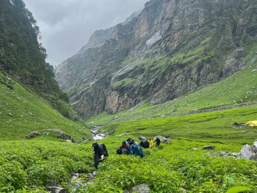 Hampta Pass Trek_From lush green valleys of Kullu to the stark_ dramatic landscapes of Spiti – Hampta Pass is a surreal crossover. Think wild rivers_ sno_5