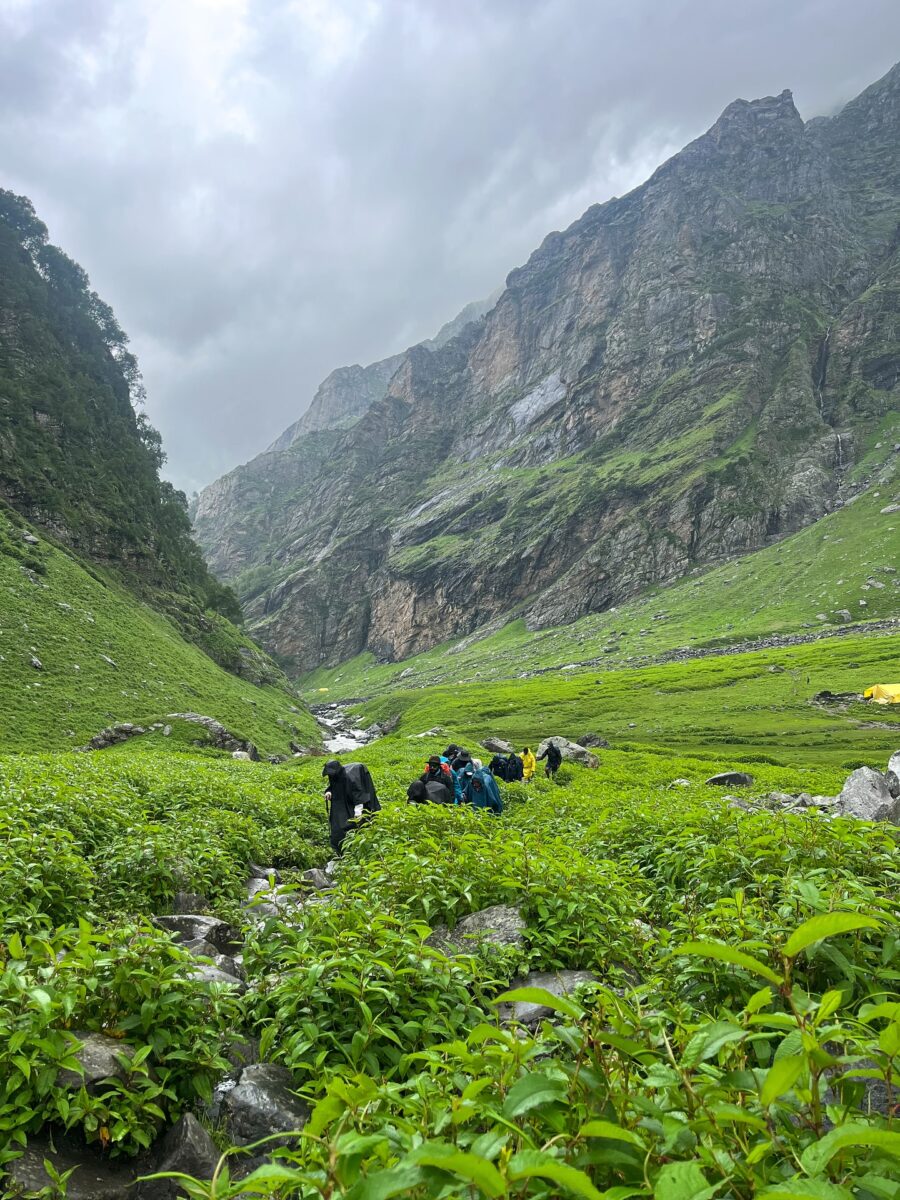 Hampta Pass Trek_From lush green valleys of Kullu to the stark_ dramatic landscapes of Spiti – Hampta Pass is a surreal crossover. Think wild rivers_ sno_5