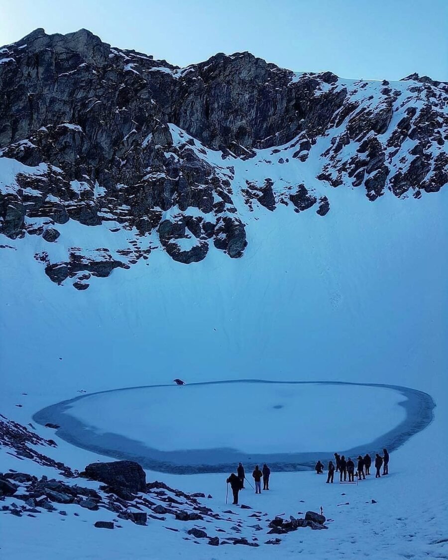 Roopkund ❤️😍_••••••••••_At an altitude of almost 16_500 ft_ Roopkund is one of the highest glacial lakes in India usually famous (